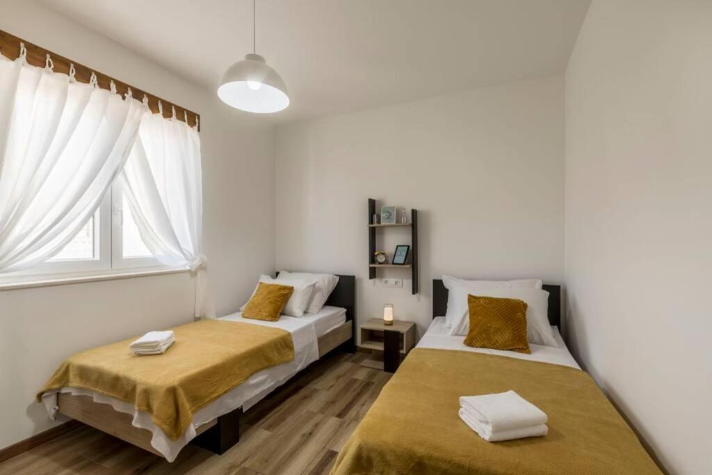 Apartment By Joe トロギール エクステリア 写真